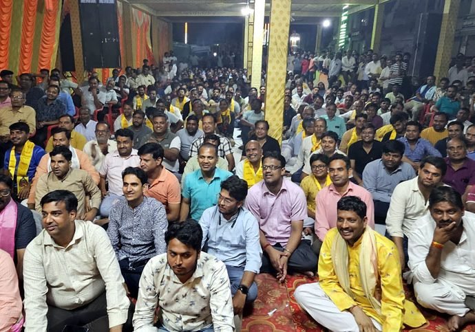 KOTPUTLI-BEHROR: कोटपूतली में कवि सम्मेलन, गूंजे भारत माता के जयकारे, कवियों ने बटोरी तालियां, अग्रसेन जयंती पर कवि सम्मेलन का आयोजन KOTPUTLI-BEHROR: कोटपूतली में कवि सम्मेलन, गूंजे भारत माता के जयकारे, कवियों ने बटोरी तालियां, अग्रसेन जयंती पर कवि सम्मेलन का आयोजन