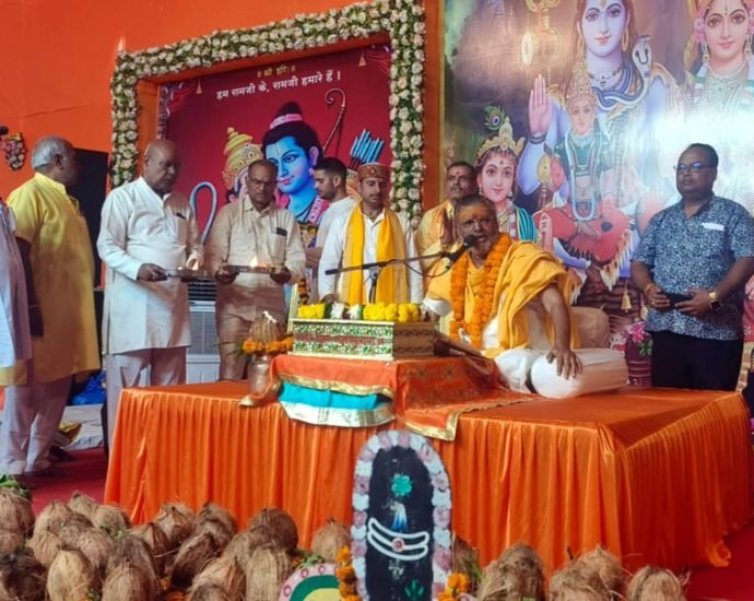 KOTPUTLI-BEHROR: कोटपूतली में शिव महापुराण कथा जारी, कथावाचक राधेश्याम महाराज ने कहा-राम की कृपा के बिना कुछ भी संभव नहीं KOTPUTLI-BEHROR: कोटपूतली में शिव महापुराण कथा जारी, कथावाचक राधेश्याम महाराज ने कहा-राम की कृपा के बिना कुछ भी संभव नहीं