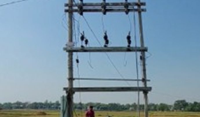 कोटपूतली: लापरवाह विद्युत निगम, परेशान उपभोक्ता, 25 दिन पहले चोरी हुए थे दो विद्युत ट्रांसफार्मर, पुलिस में अब दर्ज कराया मुकदमा कोटपूतली: लापरवाह विद्युत निगम, परेशान उपभोक्ता, 25 दिन पहले चोरी हुए थे दो विद्युत ट्रांसफार्मर, पुलिस में अब दर्ज कराया मुकदमा