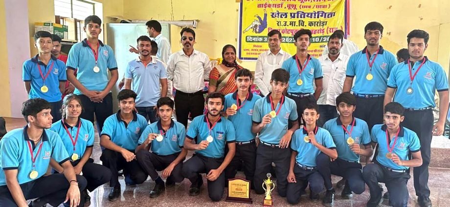 Kotputli: ताईक्वांडो प्रतियोगिता में छात्रों ने जीते पदक, किया कोटपूतली का नाम रोशन Kotputli: ताईक्वांडो प्रतियोगिता में छात्रों ने जीते पदक, किया कोटपूतली का नाम रोशन