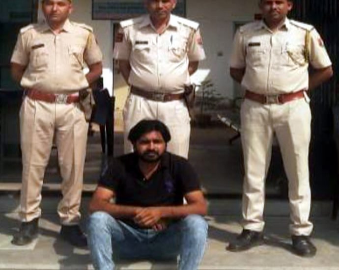 KOTPUTLI-BEHROR: अब इस युवक के कब्जे से बरामद हुआ देशी कट्टा बरामद, सरुंड थाना पुलिस ने किया एक आरोपी गिरफ्तार KOTPUTLI-BEHROR: अब इस युवक के कब्जे से बरामद हुआ देशी कट्टा बरामद, सरुंड थाना पुलिस ने किया एक आरोपी गिरफ्तार