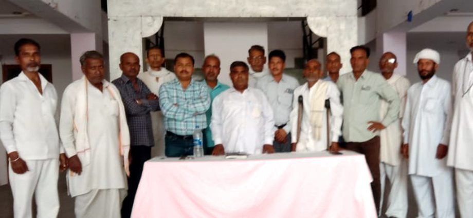 कोटपूतली: बसपा कार्यकर्ताओं की बैठक, विधानसभा चुनाव की तैयारियों पर चर्चा, 9 अक्टूबर को मनायेंगे काशीराम का परिनिर्वाण दिवस कोटपूतली: बसपा कार्यकर्ताओं की बैठक, विधानसभा चुनाव की तैयारियों पर चर्चा, 9 अक्टूबर को मनायेंगे काशीराम का परिनिर्वाण दिवस