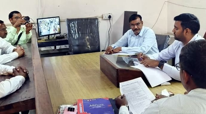 KOTPUTLI-BEHROR: कोटपूतली में हुआ नामांकन का श्रीगणेश, एक निर्दलीय प्रत्याशी ने भरा नामांकन KOTPUTLI-BEHROR: कोटपूतली में हुआ नामांकन का श्रीगणेश, एक निर्दलीय प्रत्याशी ने भरा नामांकन