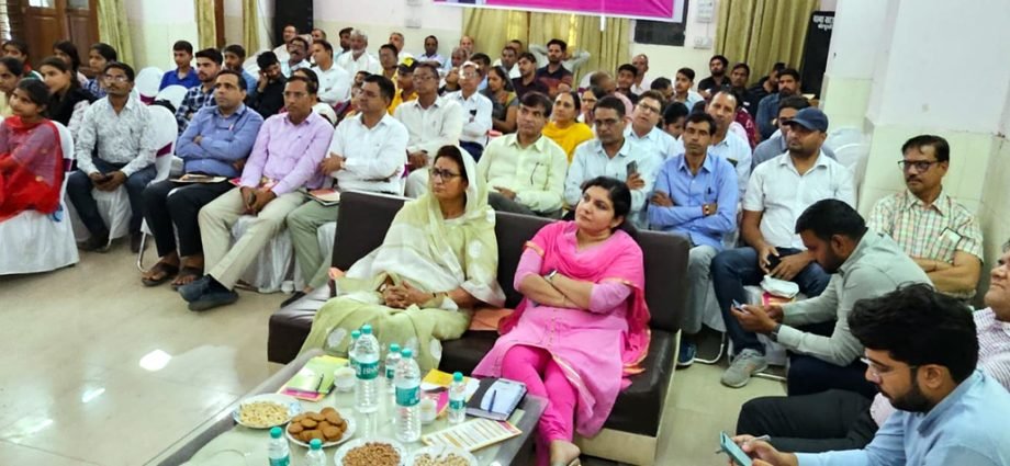 कोटपूतली: मुख्यमंत्री गहलोत ने जारी किया मिशन-2030 का विजन डॉक्यूमेंट, कोटपूतली में राजस्थान मिशन-2030 का जिला स्तरीय कार्यक्रम हुआ आयोजित कोटपूतली: मुख्यमंत्री गहलोत ने जारी किया मिशन-2030 का विजन डॉक्यूमेंट, कोटपूतली में राजस्थान मिशन-2030 का जिला स्तरीय कार्यक्रम हुआ आयोजित