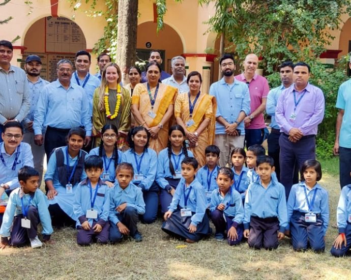 KOTPUTLI: संयुक्त राष्ट्र विश्व खाद्य कार्यक्रम का 6 सदस्यीय प्रतिनिधि मंडल कोटपूतली पहुंचा, सदस्यों ने किया राजकीय सरदार उच्च माध्यमिक विद्यालय का निरीक्षण KOTPUTLI: संयुक्त राष्ट्र विश्व खाद्य कार्यक्रम का 6 सदस्यीय प्रतिनिधि मंडल कोटपूतली पहुंचा, सदस्यों ने किया राजकीय सरदार उच्च माध्यमिक विद्यालय का निरीक्षण