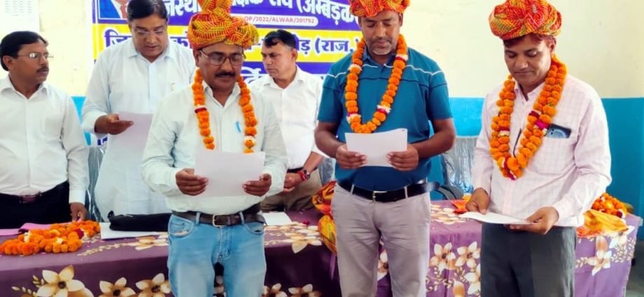 KOTPUTLI: कोटपूतली में राजस्थान शिक्षक संघ (अंबेडकर) के चुनाव संपन्न, पहली बार हुआ नवगठित कोटपूतली-बहरोड़ जिले की कार्यकारिणी का चुनाव KOTPUTLI: कोटपूतली में राजस्थान शिक्षक संघ (अंबेडकर) के चुनाव संपन्न, पहली बार हुआ नवगठित कोटपूतली-बहरोड़ जिले की कार्यकारिणी का चुनाव