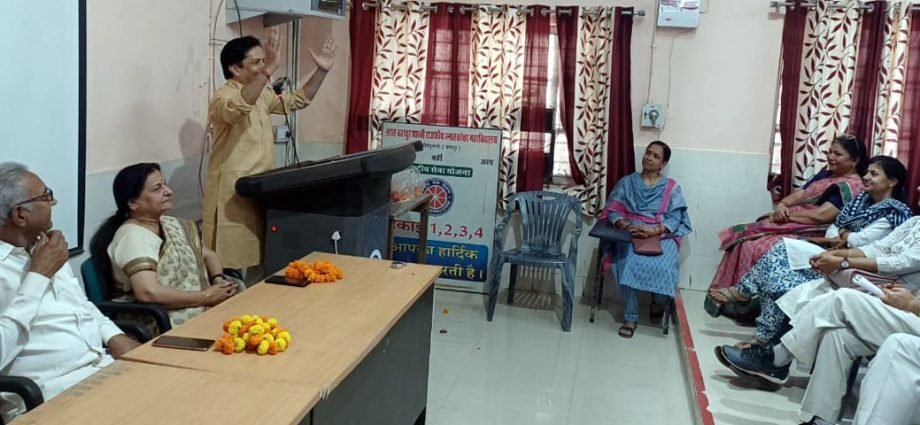 KOTPUTLI-BEHROR: कैसे करें तनाव प्रबंधन? भोजन, विश्राम, विचार और श्वांस पर प्राण शक्ति निर्भर KOTPUTLI-BEHROR: कैसे करें तनाव प्रबंधन? भोजन, विश्राम, विचार और श्वांस पर प्राण शक्ति निर्भर