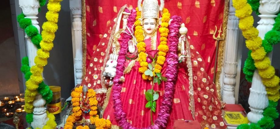 KOTPUTLI-BEHROR: कोटपूतली क्षेत्र में घर-घर और मंदिरों में हुई घट स्थापना, विभिन्न धार्मिक कार्यक्रम शुरु KOTPUTLI-BEHROR: कोटपूतली क्षेत्र में घर-घर और मंदिरों में हुई घट स्थापना, विभिन्न धार्मिक कार्यक्रम शुरु