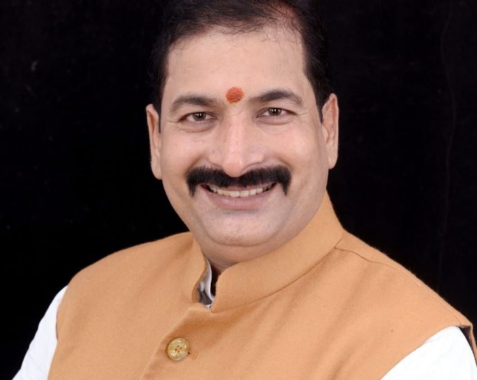 KOTPUTLI-BEHROR: Rajasthan Assembly Election 2023: कोटपूतली में बगावत के सुर तेज, भाजपा के मुकेश गोयल ने किया निर्दलीय चुनाव लडऩे का एलान, टिकट नहीं मिलने पर नाराज होकर की घोषणा KOTPUTLI-BEHROR: Rajasthan Assembly Election 2023: कोटपूतली में बगावत के सुर तेज, भाजपा के मुकेश गोयल ने किया निर्दलीय चुनाव लडऩे का एलान, टिकट नहीं मिलने पर नाराज होकर की घोषणा