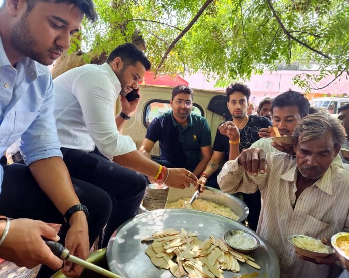 KOTPUTLI: कोटपूतली में चल रहा है ऐसा अभियान जो जरुरतमंदों के लिए साबित हो रहा वरदान, प्रसादम अभियान को लगातार मिल रही सराहना KOTPUTLI: कोटपूतली में चल रहा है ऐसा अभियान जो जरुरतमंदों के लिए साबित हो रहा वरदान, प्रसादम अभियान को लगातार मिल रही सराहना