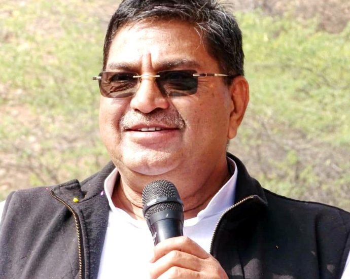 KOTPUTLI-BEHROR: कोटपूतली में कांग्रेस ने फिर खेला राजेन्द्र सिंह यादव पर दांव, लगातार चौथी बार बने कांग्रेस के प्रत्याशी KOTPUTLI-BEHROR: कोटपूतली में कांग्रेस ने फिर खेला राजेन्द्र सिंह यादव पर दांव, लगातार चौथी बार बने कांग्रेस के प्रत्याशी