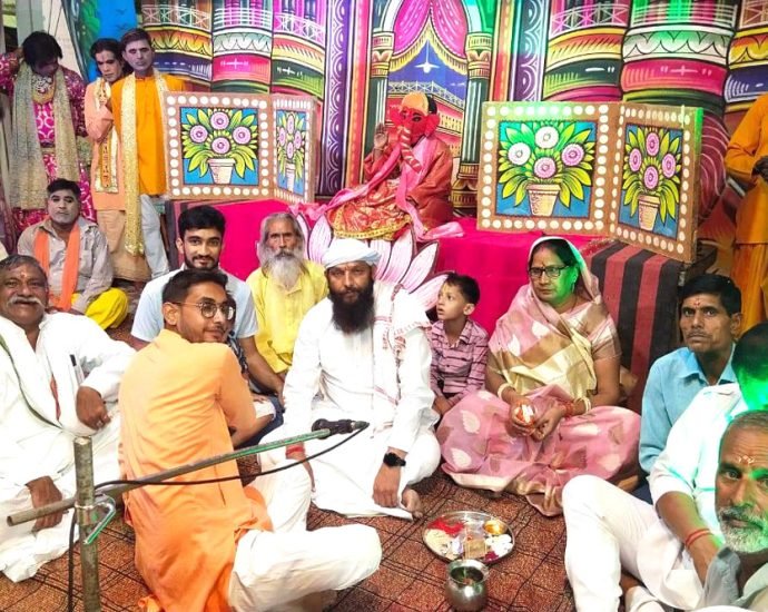 KOTPUTLI: श्री रामलीला महोत्सव का शुभारंभ, गणेश पूजन के साथ किया आगाज, 24 अक्टूबर को मनाया जाएगा दशहरा पर्व KOTPUTLI: श्री रामलीला महोत्सव का शुभारंभ, गणेश पूजन के साथ किया आगाज, 24 अक्टूबर को मनाया जाएगा दशहरा पर्व
