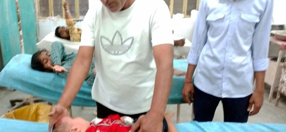 KOTPUTLI-BEHROR: कोटपूतली में हुए दो सडक़ हादसे, बाइक सवार युवक की मौत, दोनों हादसों में मासूम बालक समेत पांच लोग हुए घायल KOTPUTLI-BEHROR: कोटपूतली में हुए दो सडक़ हादसे, बाइक सवार युवक की मौत, दोनों हादसों में मासूम बालक समेत पांच लोग हुए घायल