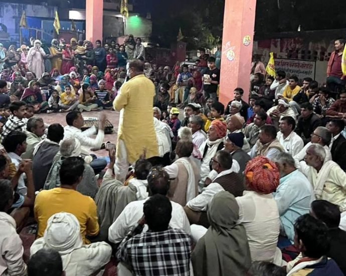 KOTPUTLI-BEHROR: निर्दलीय प्रत्याशी मुकेश गोयल का कोटपूतली विधानसभा क्षेत्र में जनसंपर्क अभियान लगातार जारी, विभिन्न गांवों में हुआ स्वागत KOTPUTLI-BEHROR: निर्दलीय प्रत्याशी मुकेश गोयल का कोटपूतली विधानसभा क्षेत्र में जनसंपर्क अभियान लगातार जारी, विभिन्न गांवों में हुआ स्वागत