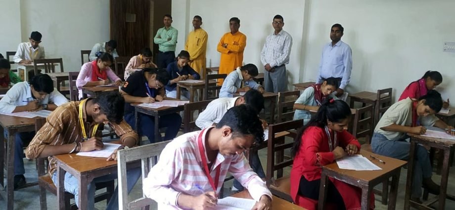 KOTPUTLI-BEHROR: अखिल विश्व गायत्री परिवार शांतिकुंज हरिद्वार के तत्वावधान में भारतीय संस्कृति ज्ञान परीक्षा का आयोजन, राजपूताना पीजी कॉलेज में हुई परीक्षा KOTPUTLI-BEHROR: अखिल विश्व गायत्री परिवार शांतिकुंज हरिद्वार के तत्वावधान में भारतीय संस्कृति ज्ञान परीक्षा का आयोजन, राजपूताना पीजी कॉलेज में हुई परीक्षा