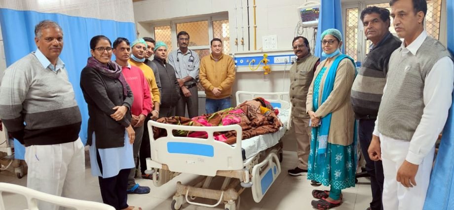 KOTPUTLI-BEHROR: महिला के पित्त की थैली में पथरी का सफल ऑपरेशन, राजकीय बीडीएम जिला अस्पताल में पहली बार हुआ इस तरह का ऑपरेशन KOTPUTLI-BEHROR: महिला के पित्त की थैली में पथरी का सफल ऑपरेशन, राजकीय बीडीएम जिला अस्पताल में पहली बार हुआ इस तरह का ऑपरेशन