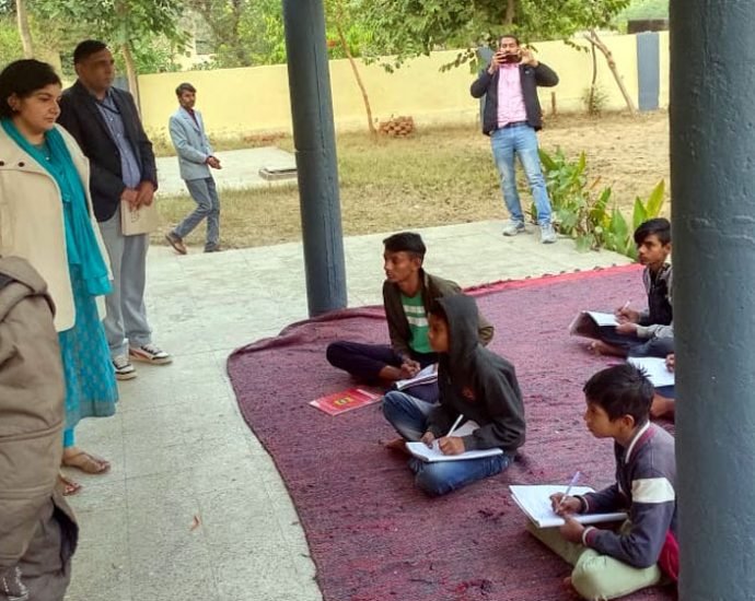 KOTPUTLI-BEHROR: कलेक्टर शुभम चौधरी ने किया राजकीय छात्रावासों का औचक निरीक्षण, वार्डन को शैक्षिक स्तर सुधारने के दिए निर्देश KOTPUTLI-BEHROR: कलेक्टर शुभम चौधरी ने किया राजकीय छात्रावासों का औचक निरीक्षण, वार्डन को शैक्षिक स्तर सुधारने के दिए निर्देश