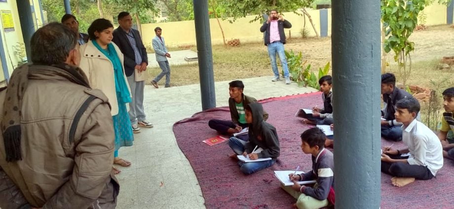 KOTPUTLI-BEHROR: कलेक्टर शुभम चौधरी ने किया राजकीय छात्रावासों का औचक निरीक्षण, वार्डन को शैक्षिक स्तर सुधारने के दिए निर्देश KOTPUTLI-BEHROR: कलेक्टर शुभम चौधरी ने किया राजकीय छात्रावासों का औचक निरीक्षण, वार्डन को शैक्षिक स्तर सुधारने के दिए निर्देश