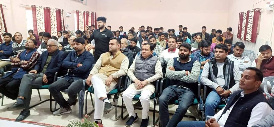 KOTPUTLI-BEHROR: कोटपूतली में विवेकानन्द जयंती पर जगह-जगह मनाया राष्ट्रीय युवा दिवस KOTPUTLI-BEHROR: कोटपूतली में विवेकानन्द जयंती पर जगह-जगह मनाया राष्ट्रीय युवा दिवस