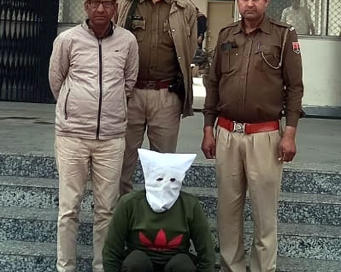 KOTPUTLI-BEHROR: अपहरण व लूट के मामले में आरोपी गिरफ्तार, 9 वर्ष से चल रहा था फरार, बापर्दा गिरफ्तार KOTPUTLI-BEHROR: अपहरण व लूट के मामले में आरोपी गिरफ्तार, 9 वर्ष से चल रहा था फरार, बापर्दा गिरफ्तार