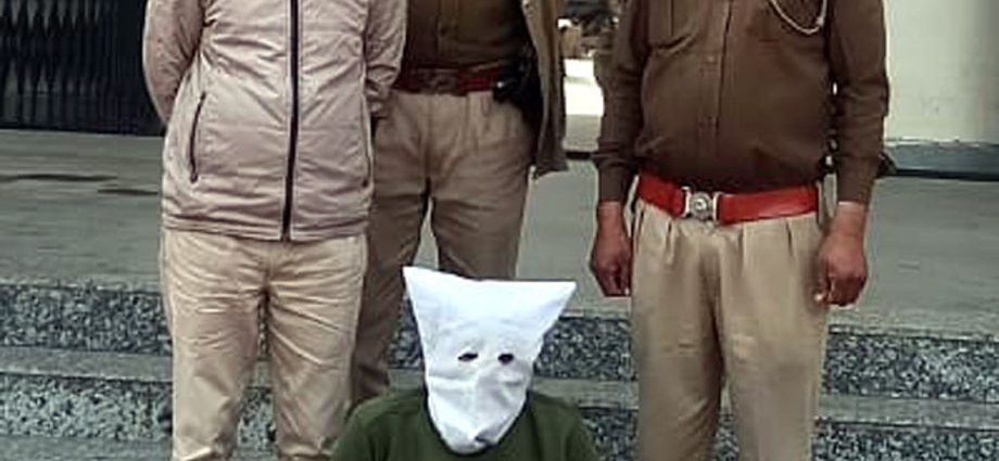 KOTPUTLI-BEHROR: अपहरण व लूट के मामले में आरोपी गिरफ्तार, 9 वर्ष से चल रहा था फरार, बापर्दा गिरफ्तार KOTPUTLI-BEHROR: अपहरण व लूट के मामले में आरोपी गिरफ्तार, 9 वर्ष से चल रहा था फरार, बापर्दा गिरफ्तार