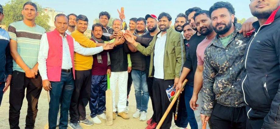 KOTPUTLI-BEHROR: क्रिकेट प्रतियोगिता में बार एसोसिएशन बना चैम्पियन KOTPUTLI-BEHROR: क्रिकेट प्रतियोगिता में बार एसोसिएशन बना चैम्पियन