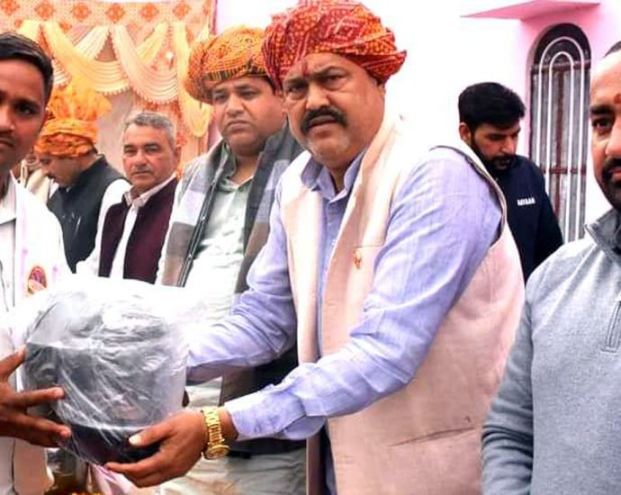 KOTPUTLI-BEHROR: विधायक बोले- समाज में रक्तदान के प्रति बढ़ी जागरुकता, स्वैच्छिक रक्तदान शिविर व सामाजिक सम्मेलन आयोजित KOTPUTLI-BEHROR: विधायक बोले- समाज में रक्तदान के प्रति बढ़ी जागरुकता, स्वैच्छिक रक्तदान शिविर व सामाजिक सम्मेलन आयोजित
