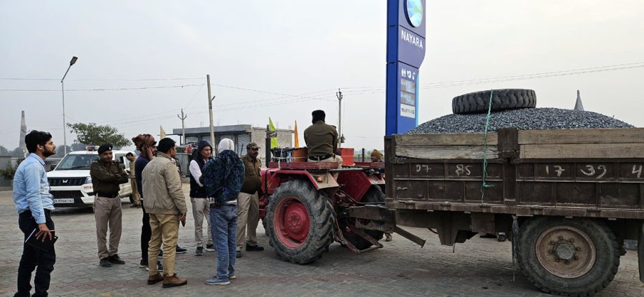 KOTPUTLI-BEHROR: कोटपूतली में खान विभाग ने वसूला 1 लाख 51 हजार का जुर्माना, अवैध खनन, निर्गमन व भण्डारण के विरुद्ध राज्य व्यापी सघन अभियान जारी