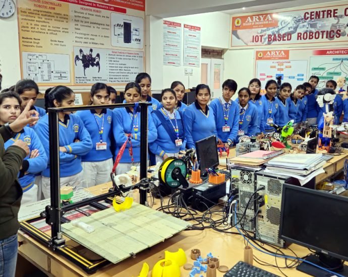 KOTPUTLI-BEHROR: Science Exhibition-विज्ञान के विद्यार्थियों ने किया प्रदर्शनी का अवलोकन, विशेषज्ञों से सवाल पूछकर किया अपनी जिज्ञासाओं को शांत KOTPUTLI-BEHROR: Science Exhibition-विज्ञान के विद्यार्थियों ने किया प्रदर्शनी का अवलोकन, विशेषज्ञों से सवाल पूछकर किया अपनी जिज्ञासाओं को शांत