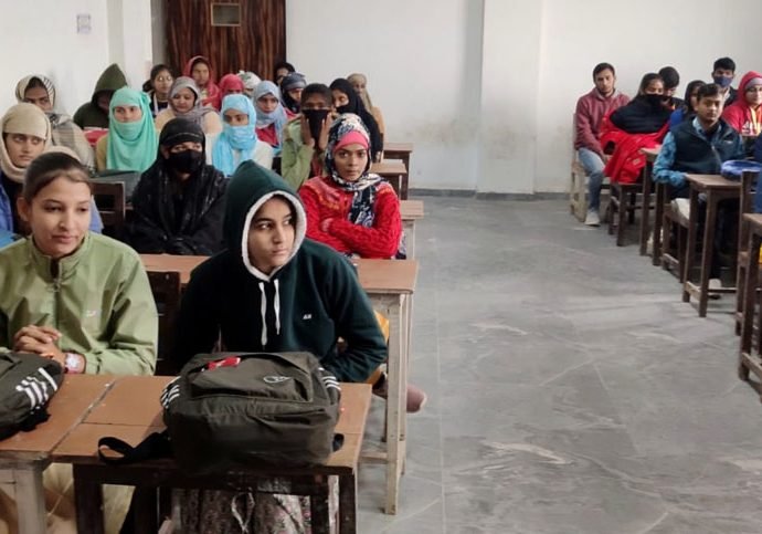 KOTPUTLI-BEHROR: राजपूताना पीजी महाविद्यालय में कलस्टर कैम्प का आयोजन KOTPUTLI-BEHROR: राजपूताना पीजी महाविद्यालय में कलस्टर कैम्प का आयोजन