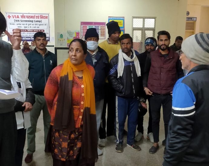 KOTPUTLI-BEHROR: अस्पताल में निरीक्षण पर पहुंची कलेक्टर तो मची अफरा-तफरी, दिए जरुरी निर्देश KOTPUTLI-BEHROR: अस्पताल में निरीक्षण पर पहुंची कलेक्टर तो मची अफरा-तफरी, दिए जरुरी निर्देश