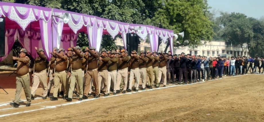 KOTPUTLI-BEHROR: कोटपूतली-बहरोड़ जिले के पहले गणतंत्र दिवस समारोह की तैयारियां पूरी, कलेक्टर कल्पना अग्रवाल करेंगी ध्वजारोहण KOTPUTLI-BEHROR: कोटपूतली-बहरोड़ जिले के पहले गणतंत्र दिवस समारोह की तैयारियां पूरी, कलेक्टर कल्पना अग्रवाल करेंगी ध्वजारोहण