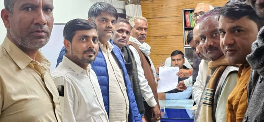 KOTPUTLI-BEHROR: जलदाय एईएन के विरुद्ध लामबंद हुआ सरपंच संघ KOTPUTLI-BEHROR: जलदाय एईएन के विरुद्ध लामबंद हुआ सरपंच संघ