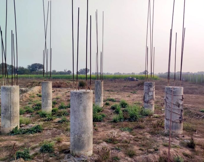 KOTPUTLI-BEHROR: पेयजल समस्या व्याप्त, टंकी का निर्माण बंद KOTPUTLI-BEHROR: पेयजल समस्या व्याप्त, टंकी का निर्माण बंद