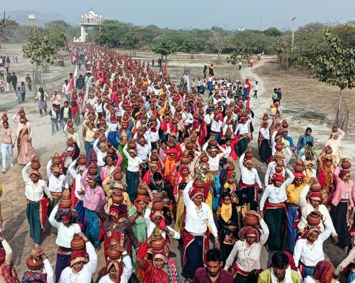 KOTPUTLI-BEHROR: उमड़ेगा जन सैलाब, निकली विशाल कलश यात्रा KOTPUTLI-BEHROR: उमड़ेगा जन सैलाब, निकली विशाल कलश यात्रा