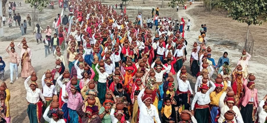 KOTPUTLI-BEHROR: उमड़ेगा जन सैलाब, निकली विशाल कलश यात्रा KOTPUTLI-BEHROR: उमड़ेगा जन सैलाब, निकली विशाल कलश यात्रा