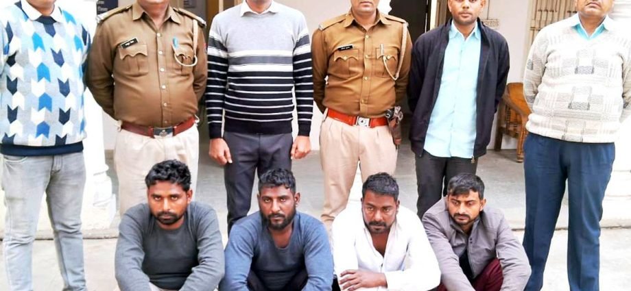 KOTPUTLI-BEHROR: एटीएम मशीन उखाड़ ले जाने वाली गैंग का पर्दाफास, अंतर्राज्यीय गैंग के चार शातिर बदमाश गिरफ्तार KOTPUTLI-BEHROR: एटीएम मशीन उखाड़ ले जाने वाली गैंग का पर्दाफास, अंतर्राज्यीय गैंग के चार शातिर बदमाश गिरफ्तार