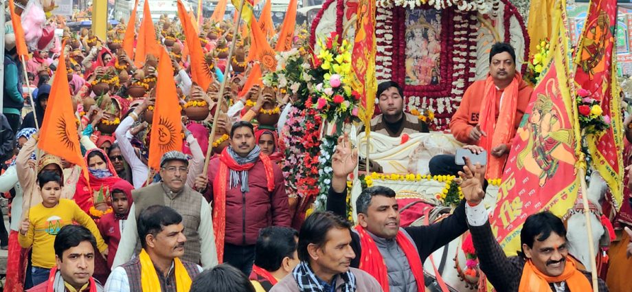 KOTPUTLI-BEHROR: निकली भव्य शोभा यात्रा, दिखा गजब का उत्साह, यात्रा का जगह-जगह स्वागत