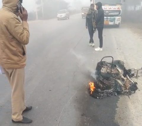 KOTPUTLI-BEHROR: Accident in Kotputli- दुर्घटना में बाइक पर सवार तीन लोगों की दर्दनाक मौत, डंपर की टक्कर से हुआ भयंकर हादसा