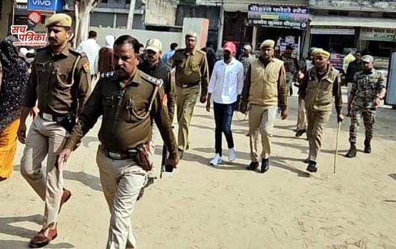 KOTPUTLI-BEHROR: कड़ी सुरक्षा घेरे में पेशी पर आया हार्डकोर अपराधी KOTPUTLI-BEHROR: कड़ी सुरक्षा घेरे में पेशी पर आया हार्डकोर अपराधी