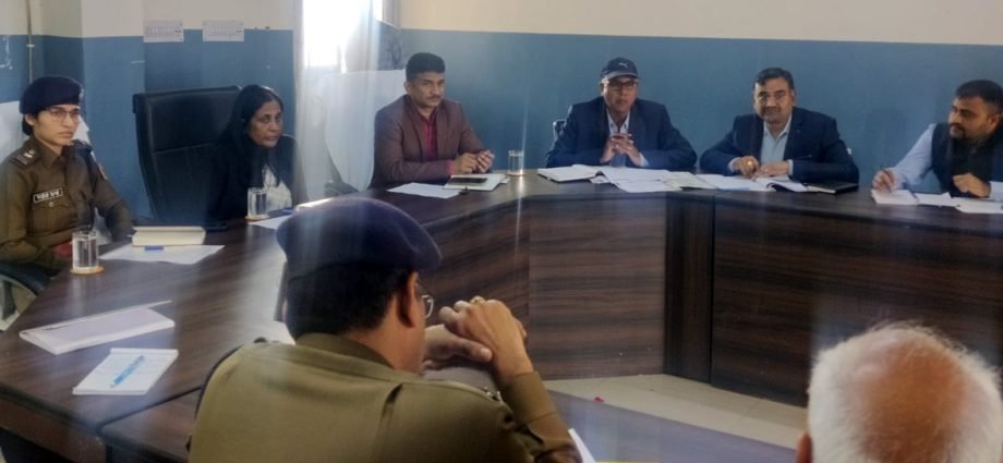 KOTPUTLI-BEHROR: कलेक्टर ने दिए हाईवे पर अनाधिकृत कट बंद करने के निर्देश, जिले की पहली सडक़ सुरक्षा समिति की बैठक आयोजित KOTPUTLI-BEHROR: कलेक्टर ने दिए हाईवे पर अनाधिकृत कट बंद करने के निर्देश, जिले की पहली सडक़ सुरक्षा समिति की बैठक आयोजित