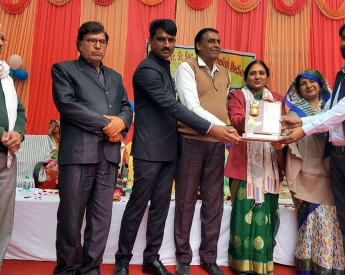 KOTPUTLI-BEHROR: वार्षिकोत्सव ‘संगम’ आयोजित, प्रतिभाओं का सम्मान KOTPUTLI-BEHROR: वार्षिकोत्सव ‘संगम’ आयोजित, प्रतिभाओं का सम्मान