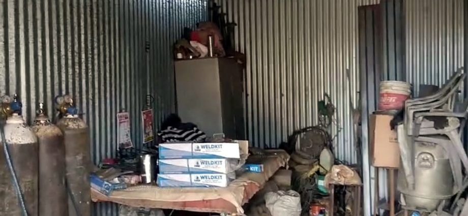 KOTPUTLI-BEHROR: गैस कटर से आलमारी को काट उड़ा ले गए 4.37 लाख, गोरधनपुरा के बिरला ट्रांसपोर्ट नगर में चोरी KOTPUTLI-BEHROR: गैस कटर से आलमारी को काट उड़ा ले गए 4.37 लाख, गोरधनपुरा के बिरला ट्रांसपोर्ट नगर में चोरी