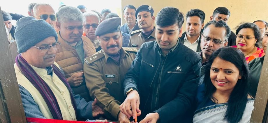 KOTPUTLI-BEHROR: बहरोड़ में विकसित भारत-संकल्पित भारत प्रदर्शनी शुरु KOTPUTLI-BEHROR: बहरोड़ में विकसित भारत-संकल्पित भारत प्रदर्शनी शुरु