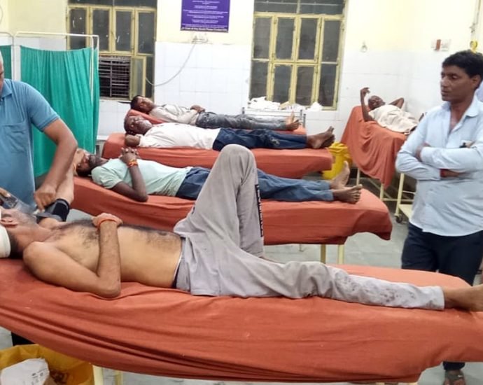 KOTPUTLI-BEHROR: भालौजी में जमीनी विवाद पर दो पक्ष आपस में भिड़े KOTPUTLI-BEHROR: भालौजी में जमीनी विवाद पर दो पक्ष आपस में भिड़े