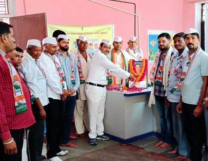 KOTPUTLI-BEHROR: पूर्व PM राजीव गांधी की जयंती मनाई KOTPUTLI-BEHROR: पूर्व PM राजीव गांधी की जयंती मनाई