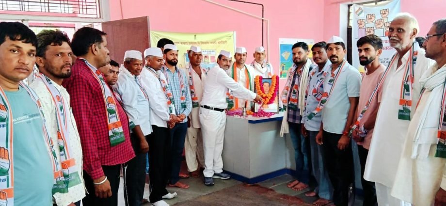 KOTPUTLI-BEHROR: पूर्व PM राजीव गांधी की जयंती मनाई KOTPUTLI-BEHROR: पूर्व PM राजीव गांधी की जयंती मनाई