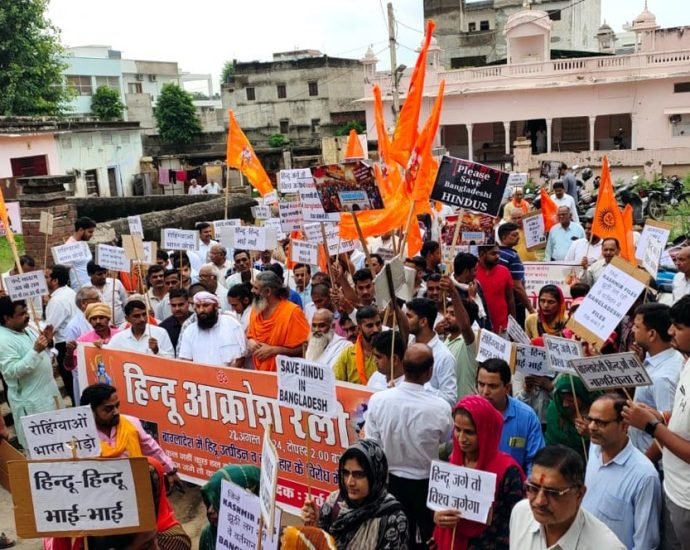 KOTPUTLI-BEHROR: कोटपूतली में क्यों सडक़ों पर उतरे हिंदू संगठनों के लोग? KOTPUTLI-BEHROR: कोटपूतली में क्यों सडक़ों पर उतरे हिंदू संगठनों के लोग?