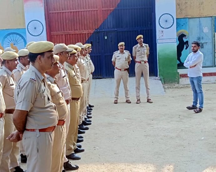 KOTPUTLI-BEHROR: जेल का किया औचक निरीक्षण, कुछ नहीं मिला KOTPUTLI-BEHROR: जेल का किया औचक निरीक्षण, कुछ नहीं मिला