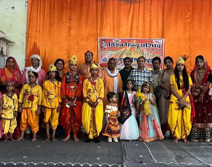 KOTPUTLI-BEHROR: राधे-कृष्ण ड्रेस प्रतियोगिता में नौनिहालों ने मोहा मन KOTPUTLI-BEHROR: राधे-कृष्ण ड्रेस प्रतियोगिता में नौनिहालों ने मोहा मन